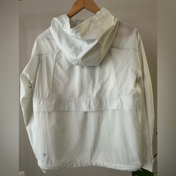 Lululemon Women's Lightweight Packable Jacket, Water-Repellent Windbreaker - Picture 4 of 16